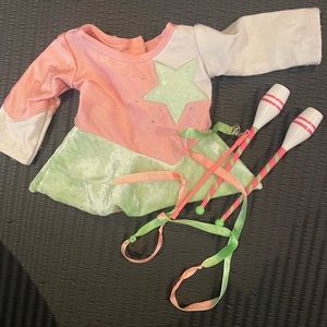 American Girl gymnastics clothing set retired. Excellent condition.